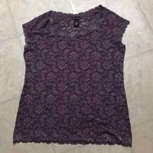 Scoop neck lace blouse